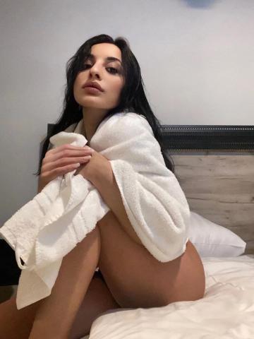 Шарлотта Реал Высокая Блондинка фото 4